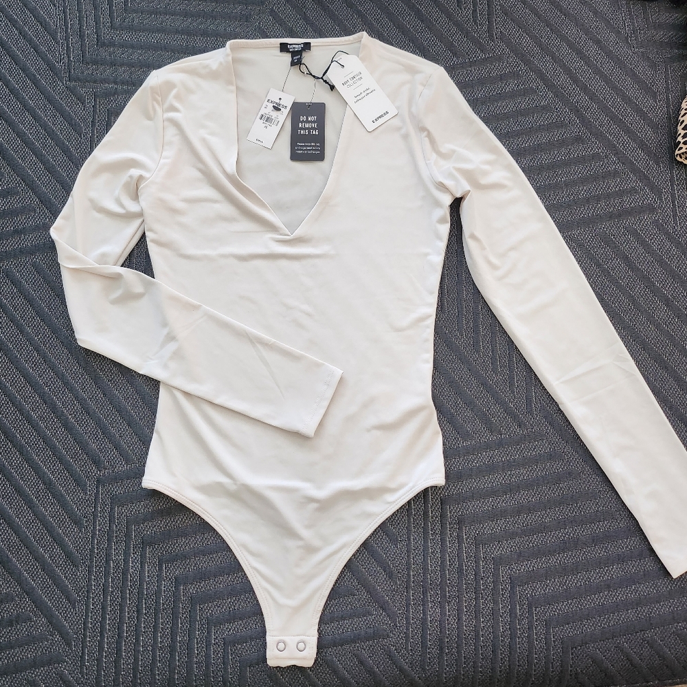 XS long sleeve white v neck bodysuit express